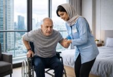 خدمات پرستار سالمند در منزل شامل چه مواردی است؟ (همه چیز که باید بدانید)