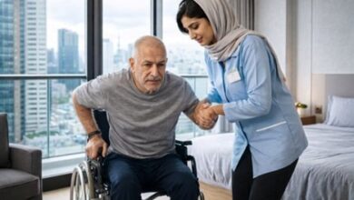 خدمات پرستار سالمند در منزل شامل چه مواردی است؟ (همه چیز که باید بدانید)